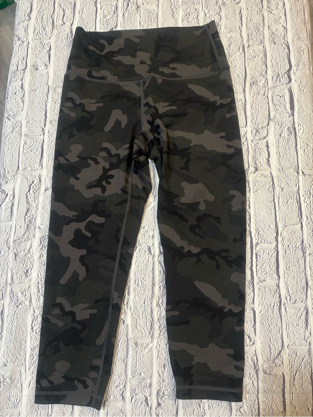 ZYIA womens. Camo Leggings -‎ Dark Green & Gray
